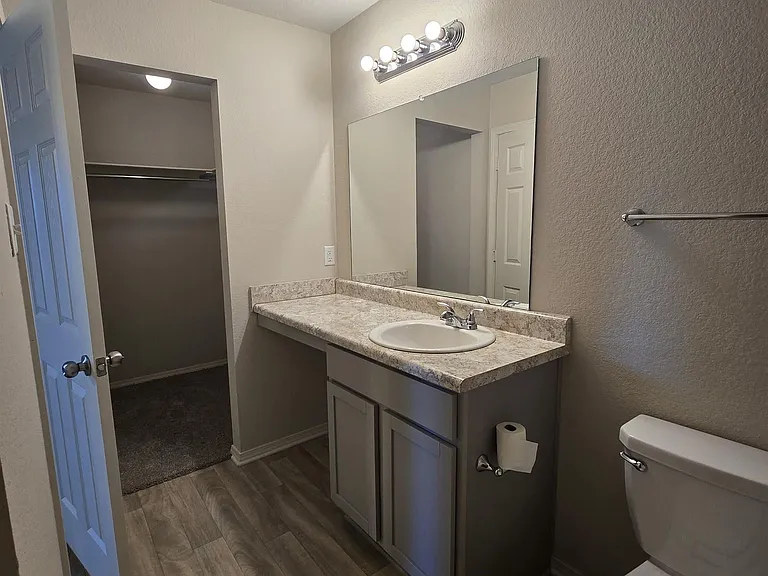 31 Winter Valley Cv — Photo 9