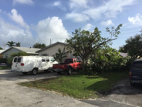 2nd image of 60 NE 36th Ct