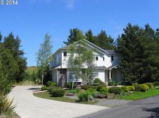 1001 Royal Saint George Dr, Florence, OR