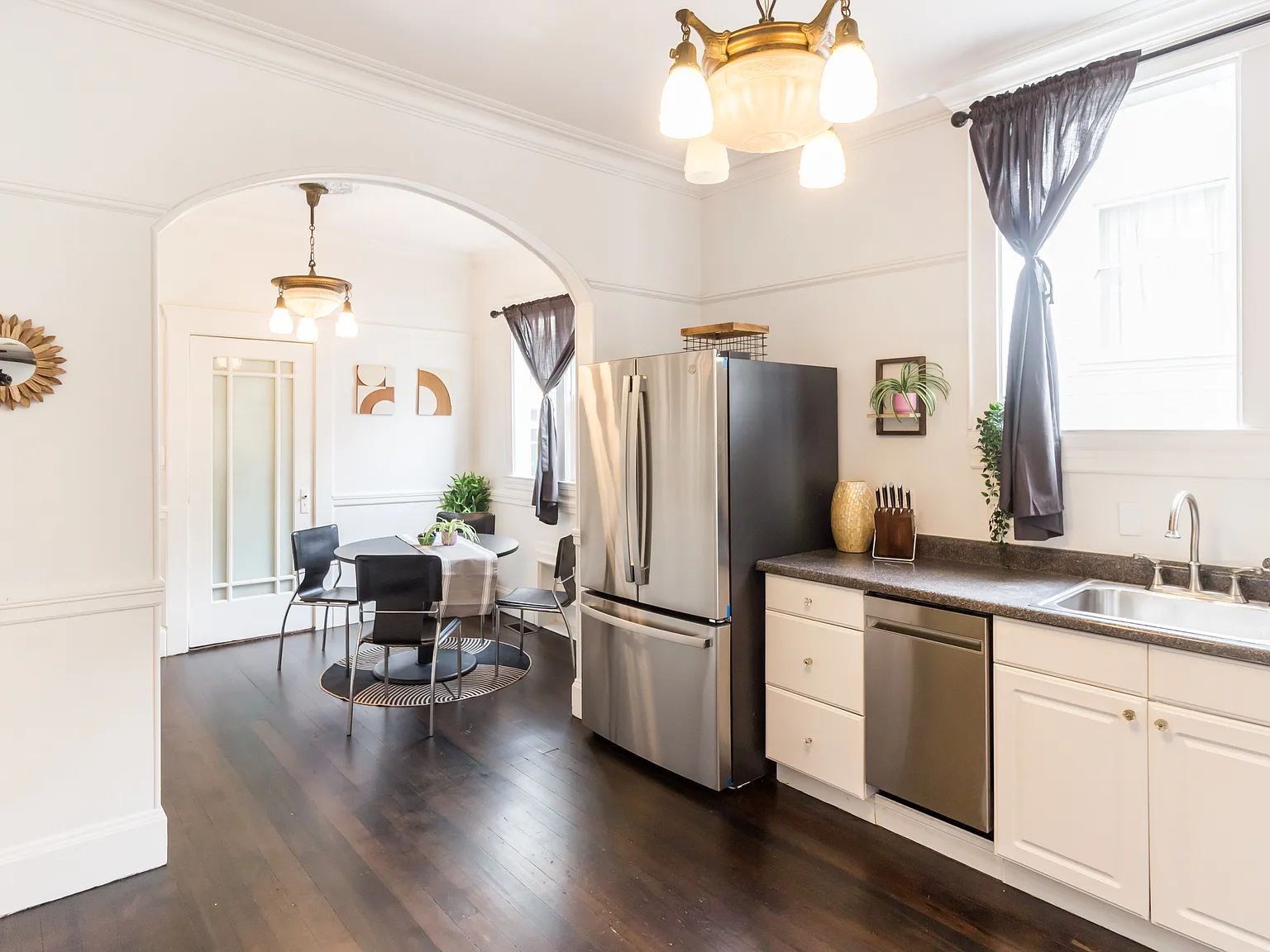 4 bed, 1.5 bath, 1900 sqft, $1,895 — Photo 4