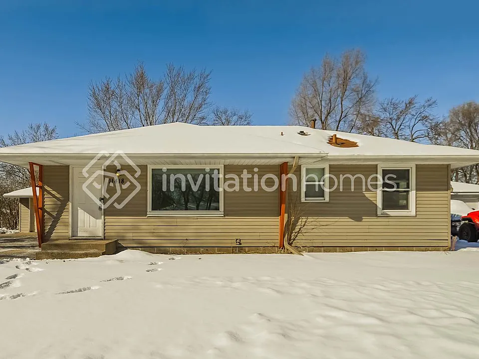 11418 Wren St NW