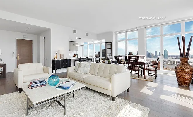 Rented by Engel & Völkers New York City | media 17