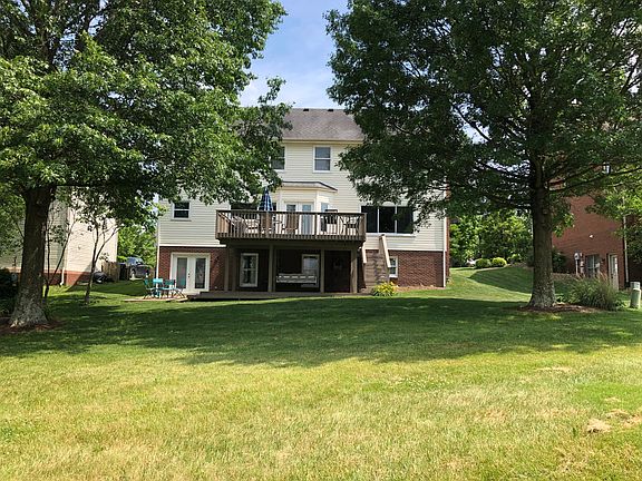 5th image of 657 Winter Hill Ln