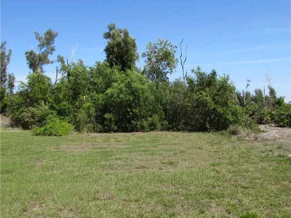 11960 Oakland Dr, Bokeelia, FL 33922