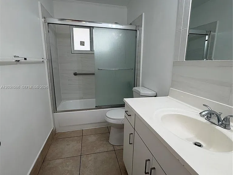 1831 SW 24th St #W — Photo 7