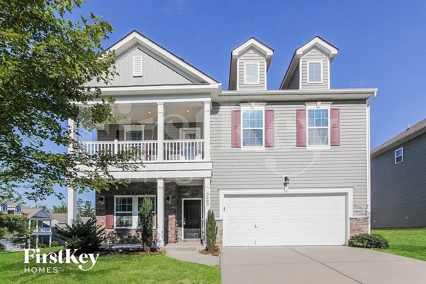 5 bed, 3.0 bath, 2701 sqft, $3,160 — Photo 2