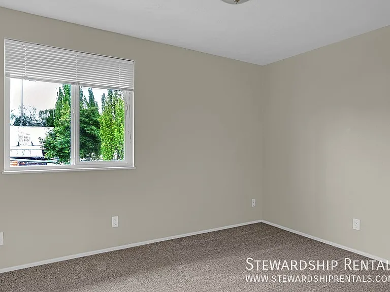 1154 Grant Aly — Photo 8