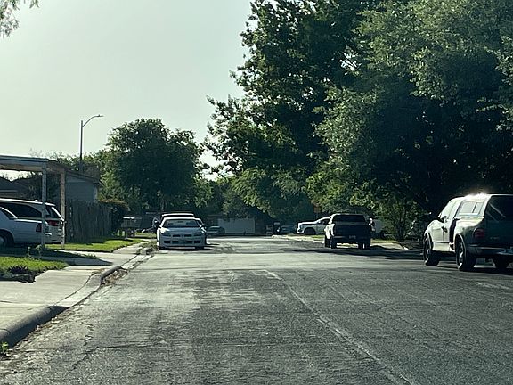 4th image of 10126 Cedarvale Dr