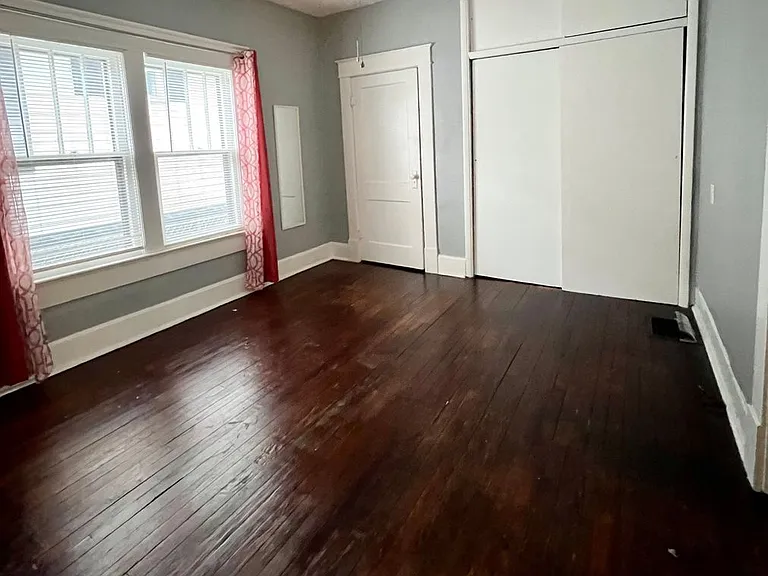 2503 S 6th St — Photo 12