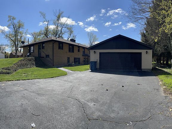 2nd image of 427 E Thomas Ave