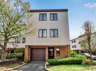 26 Harbour Pointe Cmn, Buffalo, NY 14202