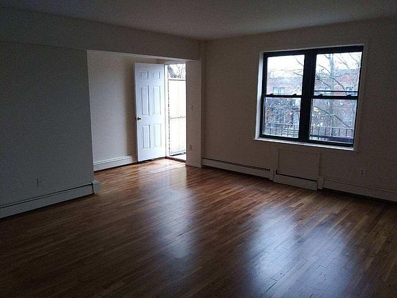 2nd image of 1300 Richmond Ave APT 22B