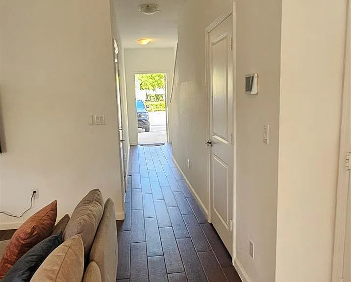 1129 NW 41st Ln — Photo 9