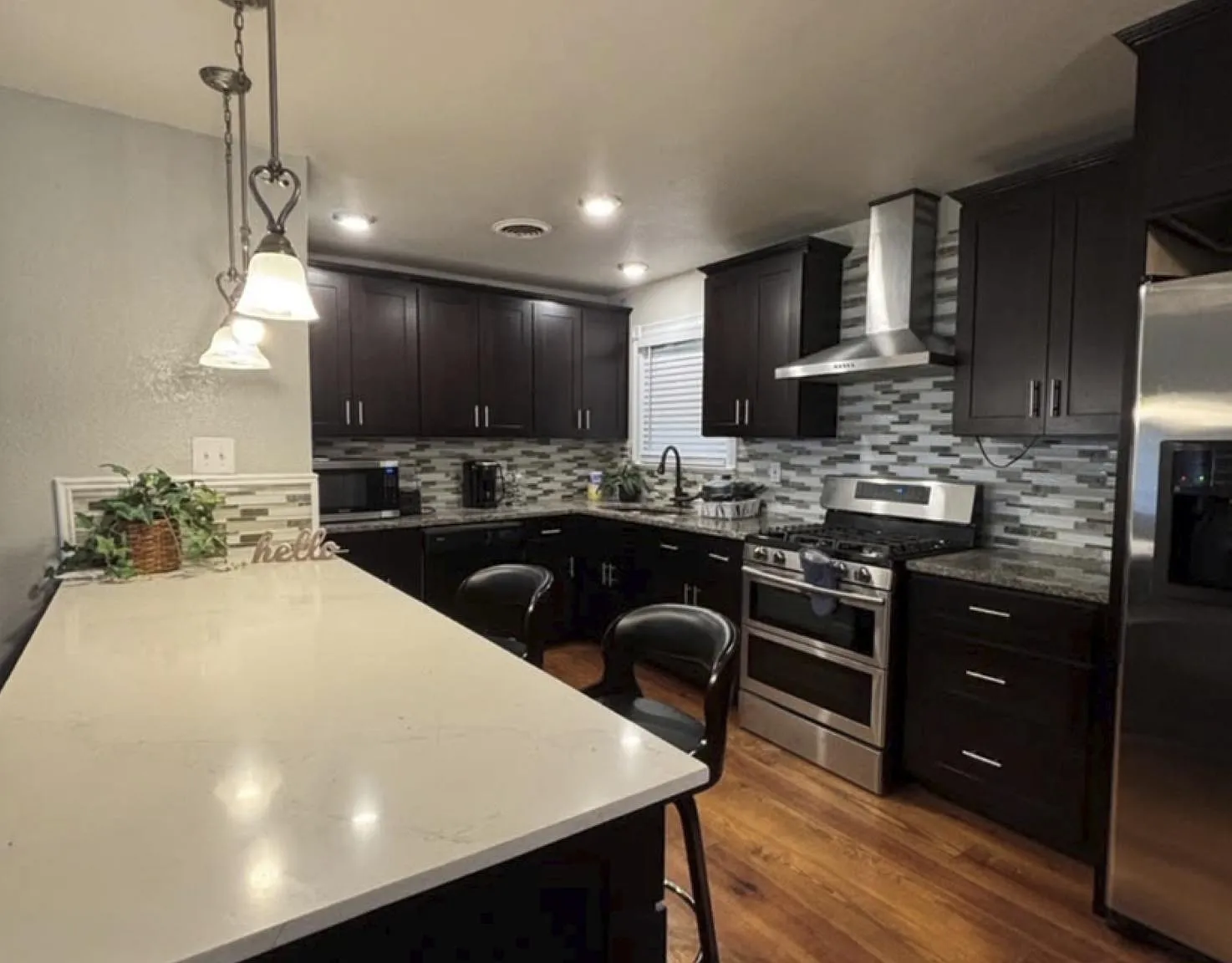 4 bed, 2.0 bath, 1800 sqft, $776 — Photo 3