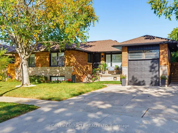 8 Laurelwood Cres, Toronto, ON M9P 1L5