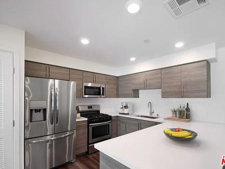3667 Mentone Ave #3 — Photo 5