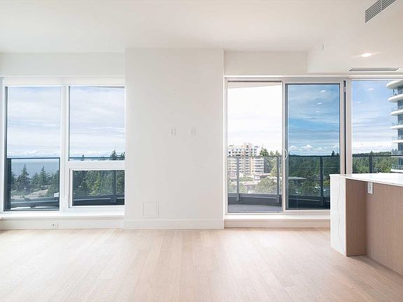 5th image of 1475 Foster St #906