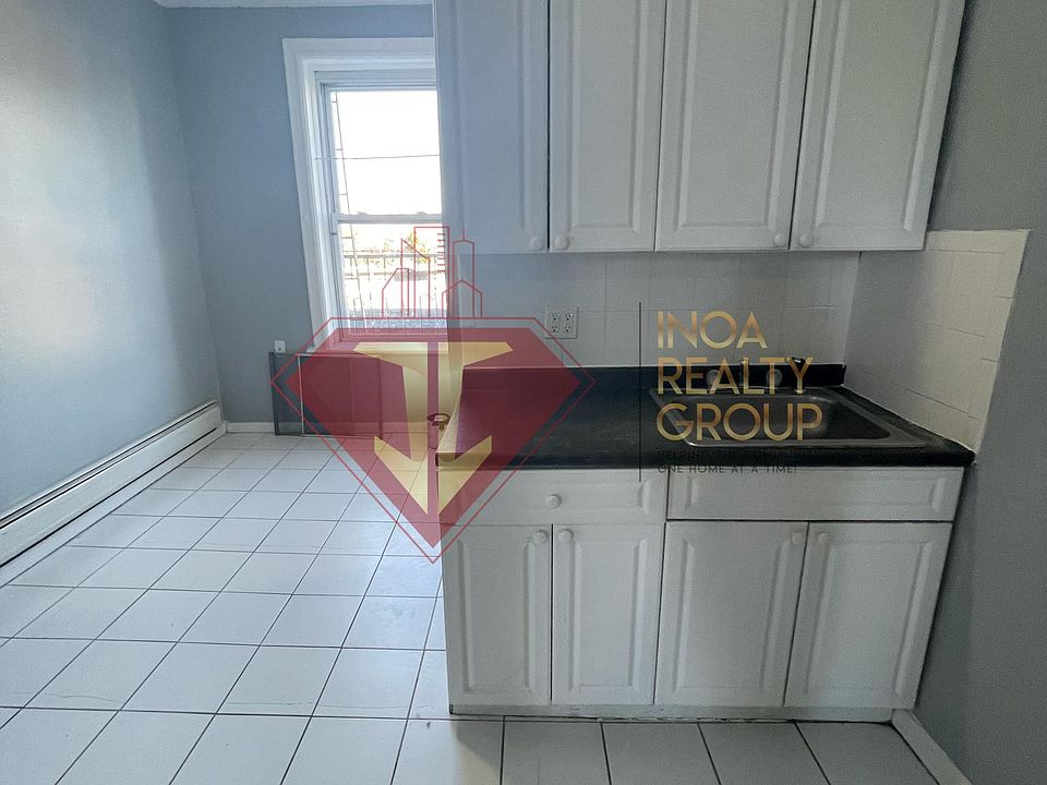 2nd image of 520 25th St #16N