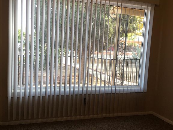 5th image of 117 Miller Cir