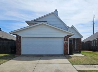 1404 SW 25th St, Moore, OK 73170
