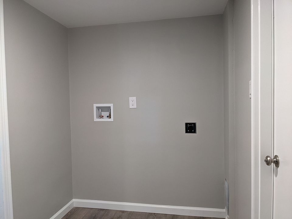 1st image of 220 N 12th St