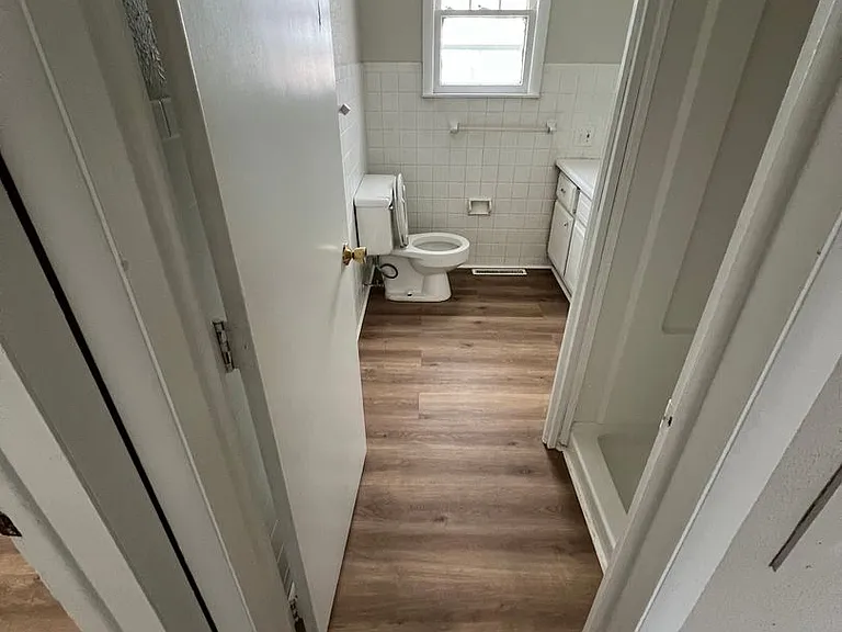 2408 N Hollywood Ave — Photo 9