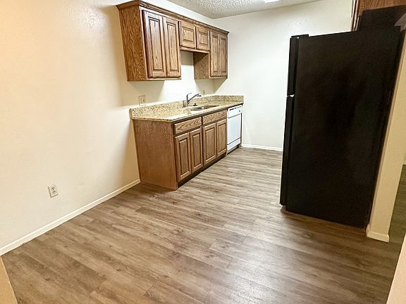 4th image of 415 Fry St APT 8