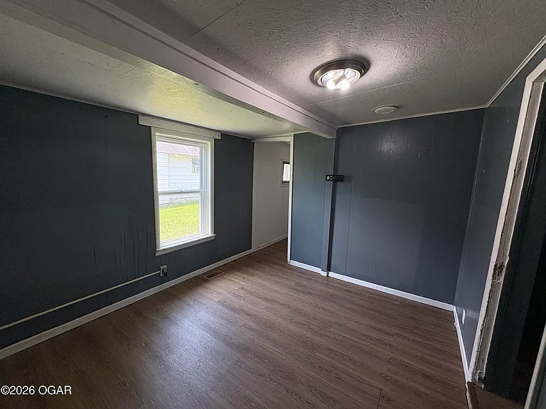 1402 Iowa Ave — Photo 7
