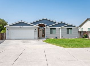4126 W Peninsula Dr, Moses Lake, WA 98837