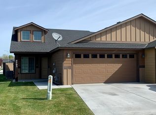 7705 Toutle Ct, Pasco, WA 99301