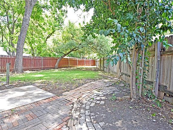 4th image of 1500 Cullen Ave #A