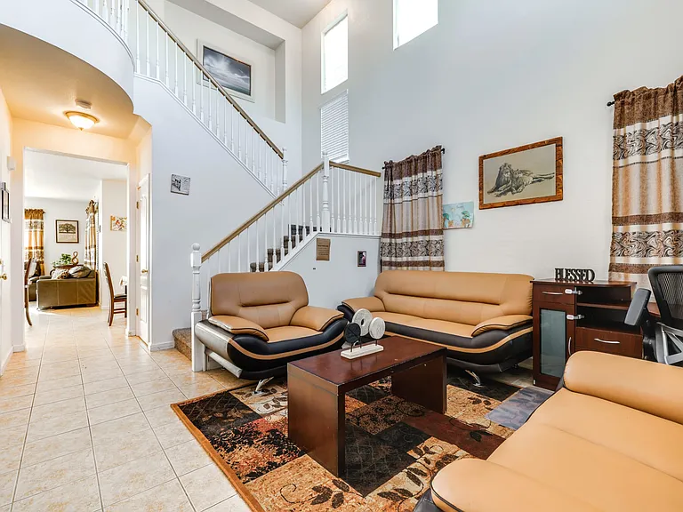 2342 Mountain Springs Dr — Photo 3