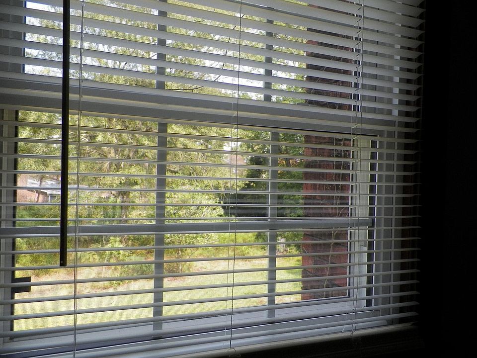 2nd image of 1002 Cherry Ln