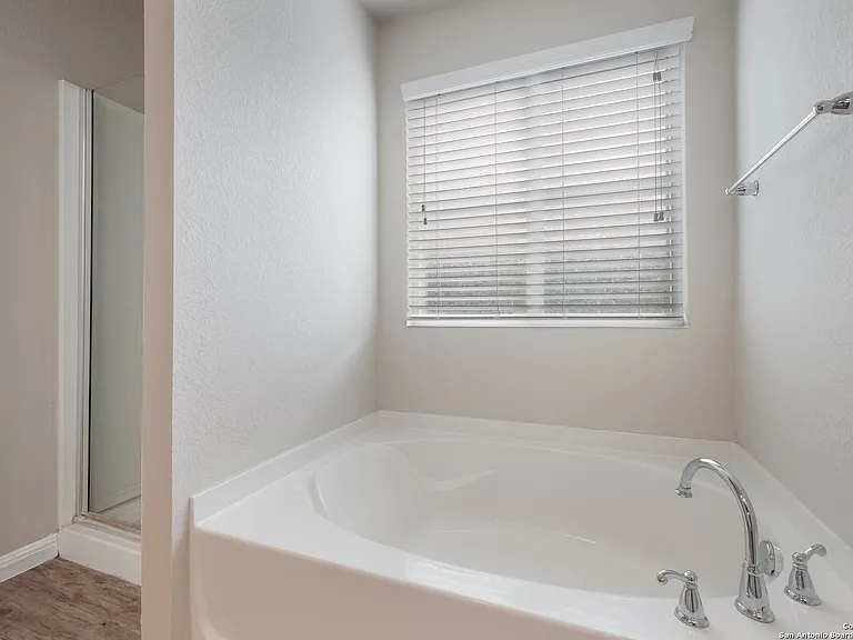 10102 Relic Oaks — Photo 10