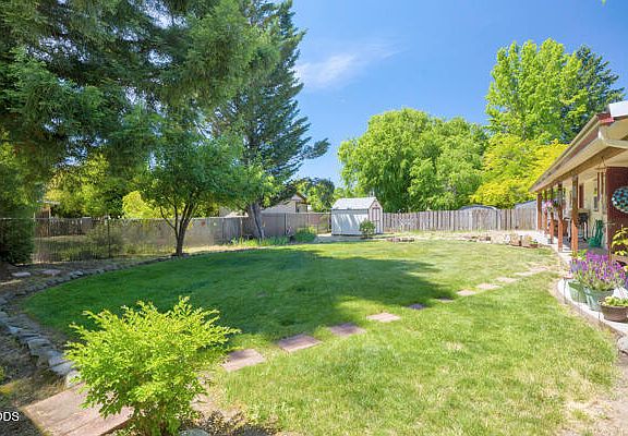 5th image of 1429 NE Meier Dr