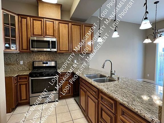 5th image of 1431 Lakeshore Dr