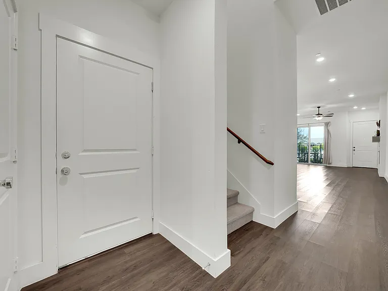 2717 Garden Gate Ln — Photo 21