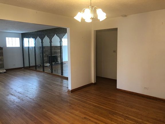 3rd image of 12200 S Eggleston Ave