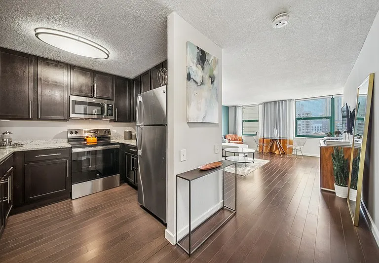 West77 Apartments — Photo 82
