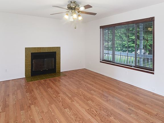 3rd image of 5733 NE Grove Ln