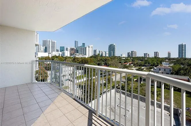 280 SW 20th Rd #702 — Photo 28