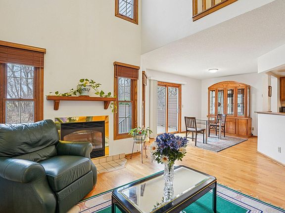 5th image of 1646 Rose Hill Cir