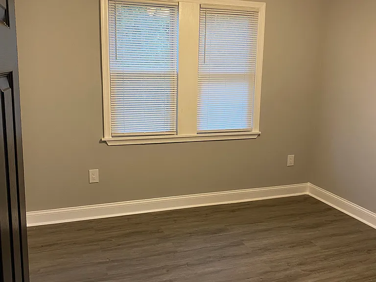5019 Belair Rd — Photo 6