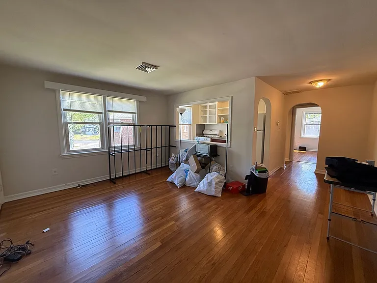 203 Reading Ave #&-302 — Photo 3