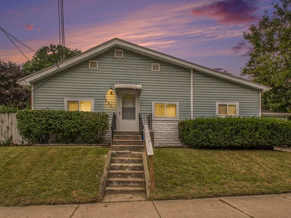 1031 N Twyckenham Dr, South Bend, IN 46617