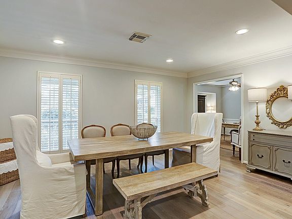 4th image of 618 Winter Oaks Dr