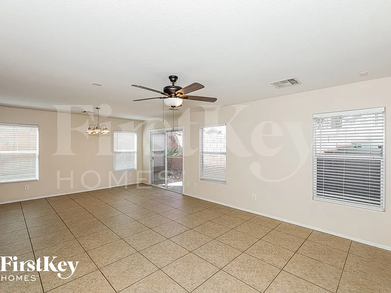 617 Brinkburn Point Ave — Photo 3