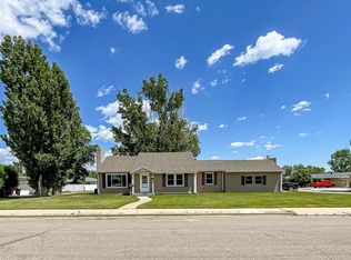 1204 Park Pl, Williston, ND 58801
