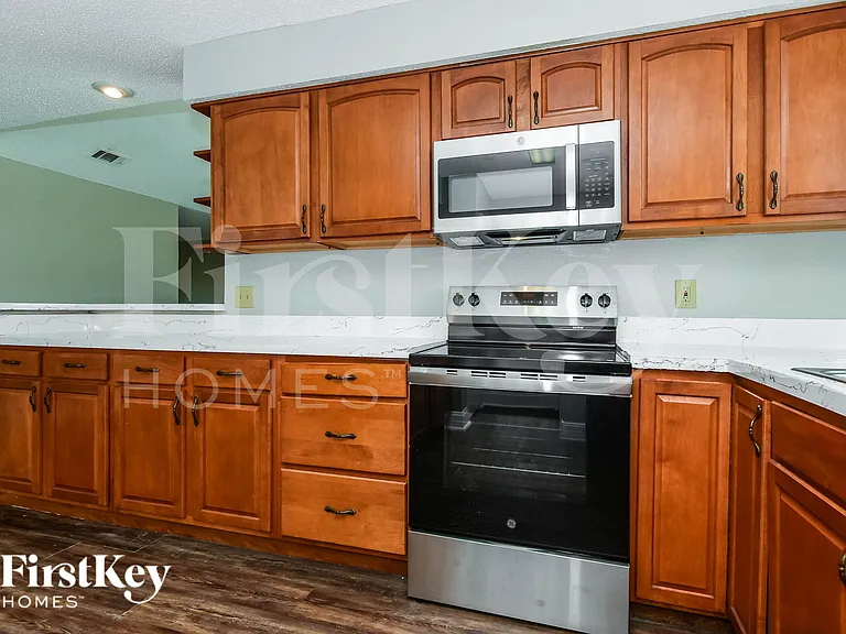 1007 Creighton Ct — Photo 7