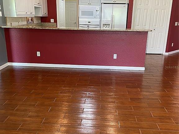4th image of 9461 Miami Cir